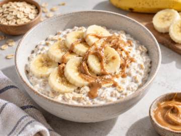 Overnight Oats with Yogurt, Banana and Peanut Butter